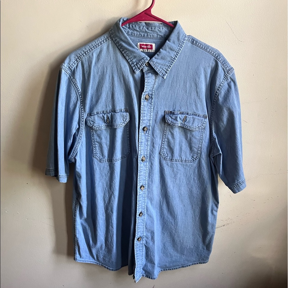 Mens Lg Wrangler jean button up great condition